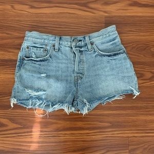 Levi’s 501 mid rise shorts